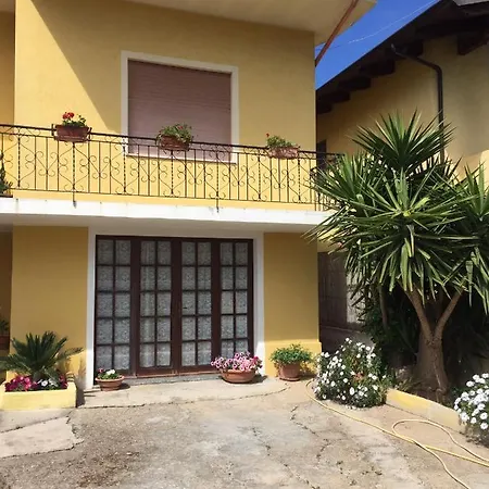 فندق مبيت وإفطار Anna *